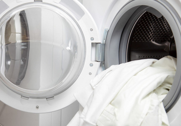 Как часто стоит стирать шторы