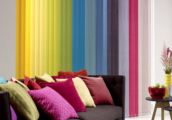 Яркие шторы в интерьере: как добавить цвет и характер в ваше пространство