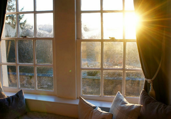 Весенний уход за шторами: освежаем интерьер к новому сезону